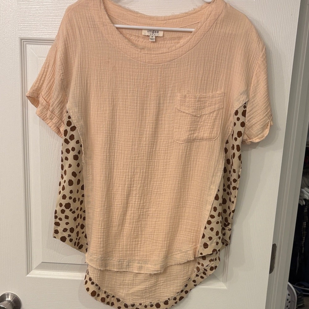 Umgee Blush and Brown Dot Short Sleeve Tee